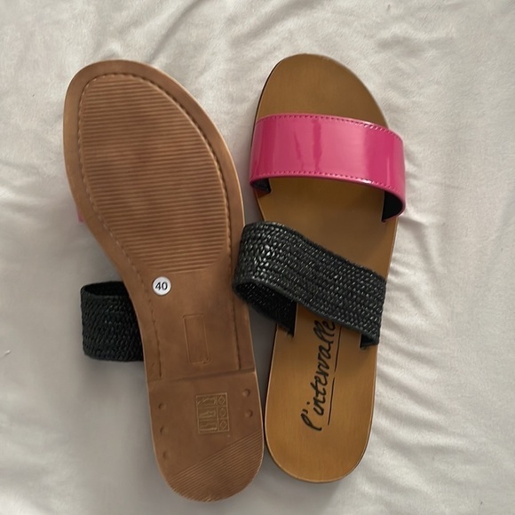 L’intervalle Sandals - Picture 2 of 7